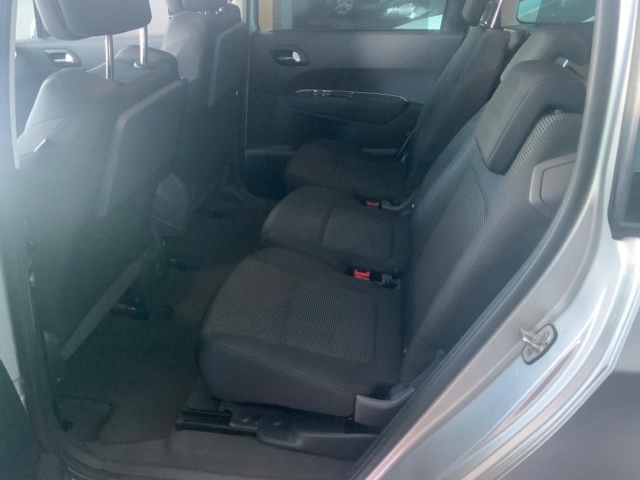 Peugeot 5008 2.0 HDi 150CV Féline