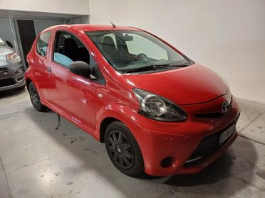 Toyota Aygo 1.0 12V Vvt-i Active Clima/Servo/Unipro