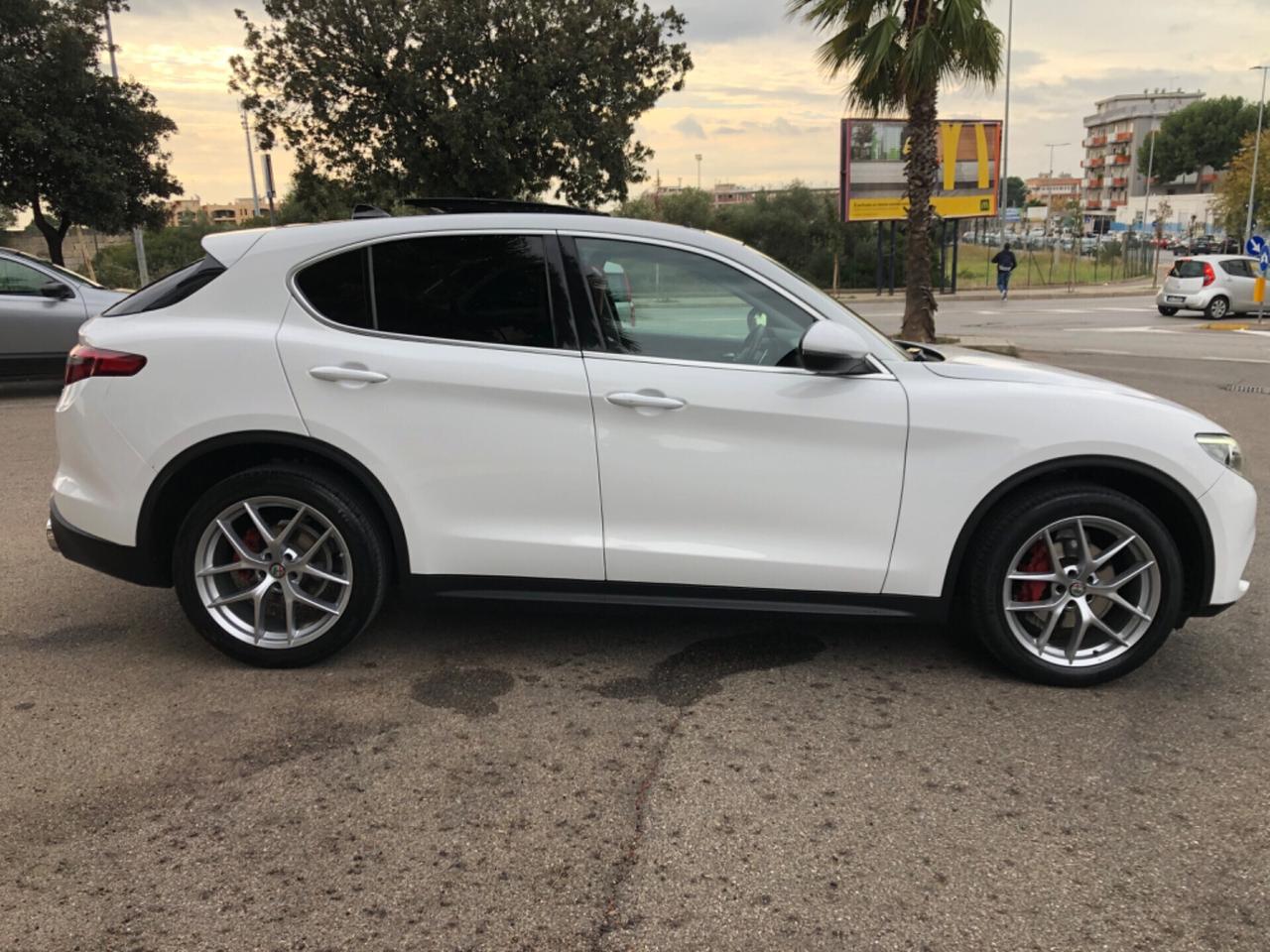 Alfa Romeo Stelvio 2.2 CV 210 Q4 LUSSO TETTO APRIBILE