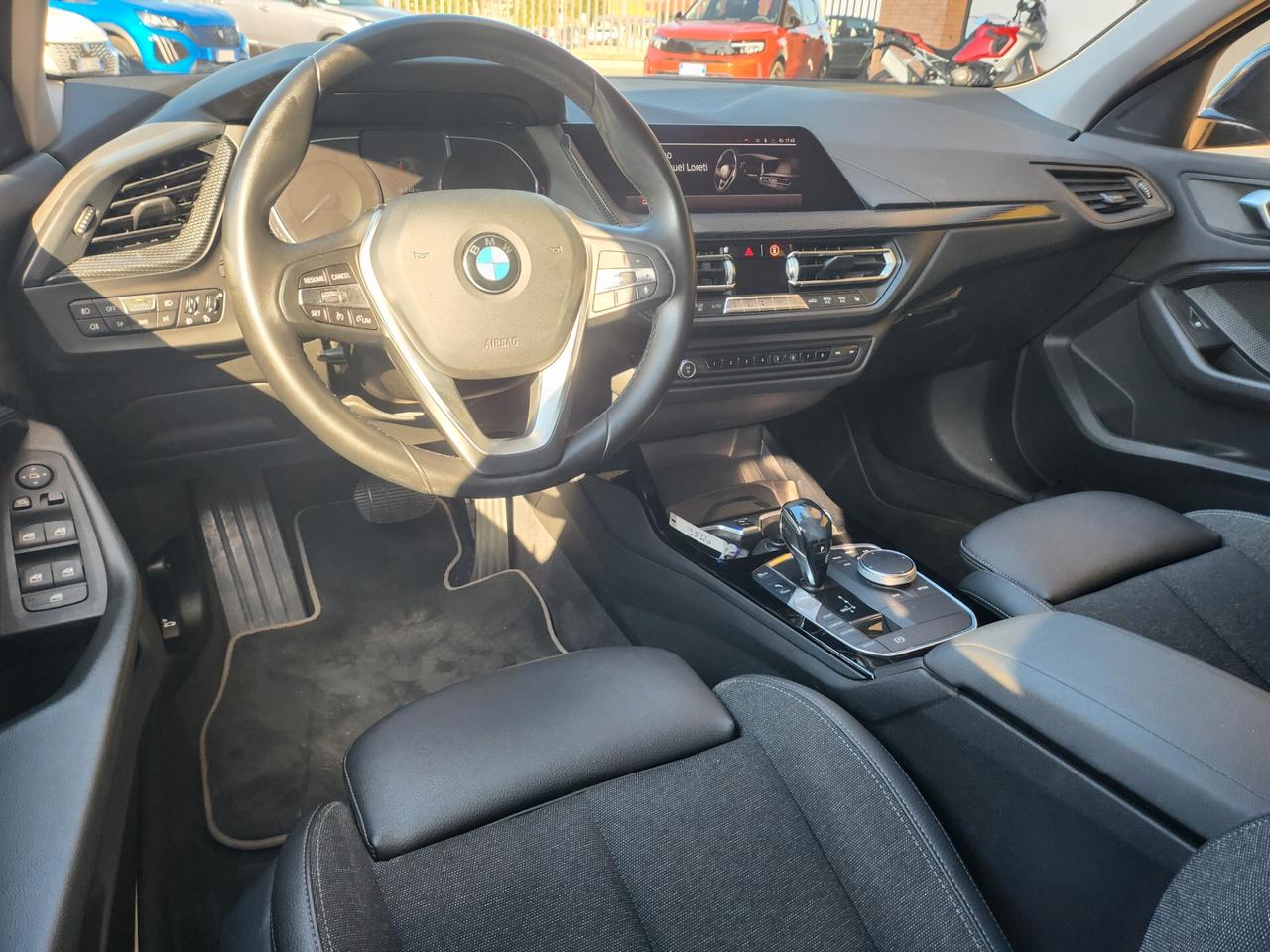 Bmw 118 120d 5p. Luxury