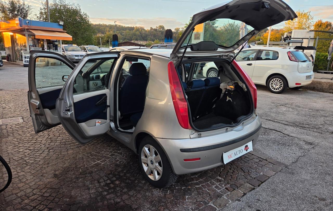Fiat Punto 1.3mtj 5p anno 2003 con 342.000km Neopatentati ok