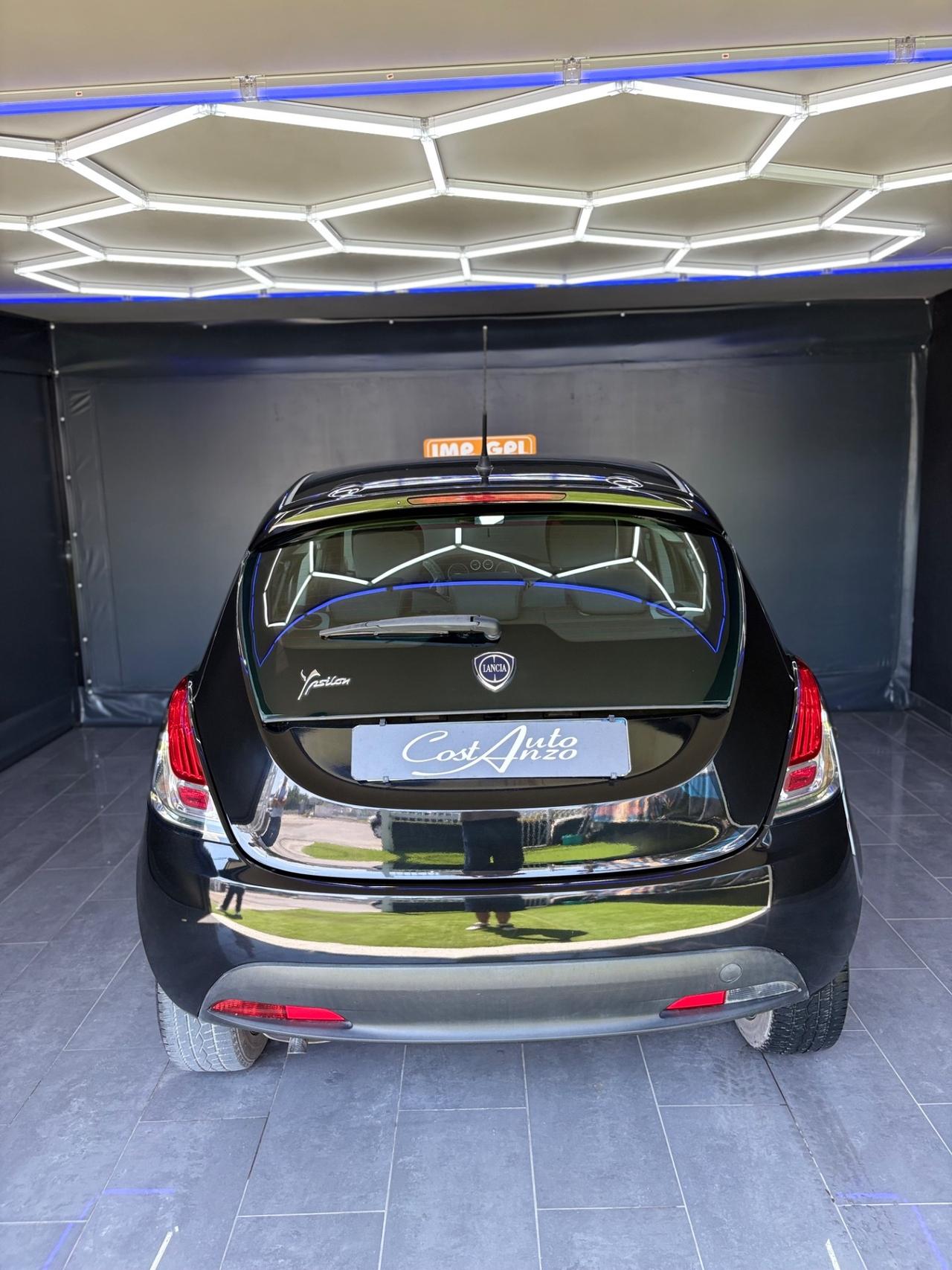 Lancia Ypsilon 1.2 GPL Ecochic Gold 2013