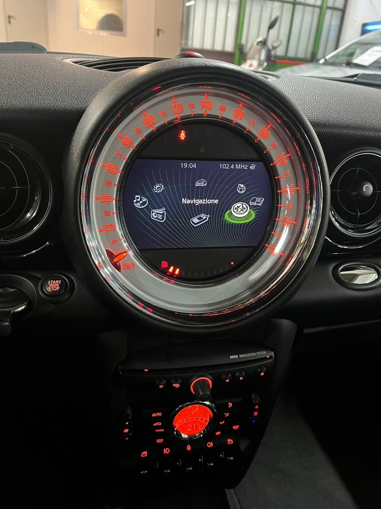 Mini Cooper 1.6 con solo 80mila km