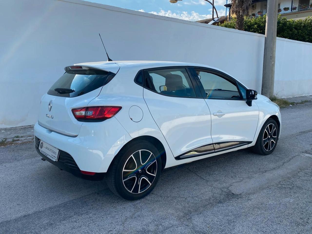 Renault Clio 1.2 75CV 5 Porte Costume National
