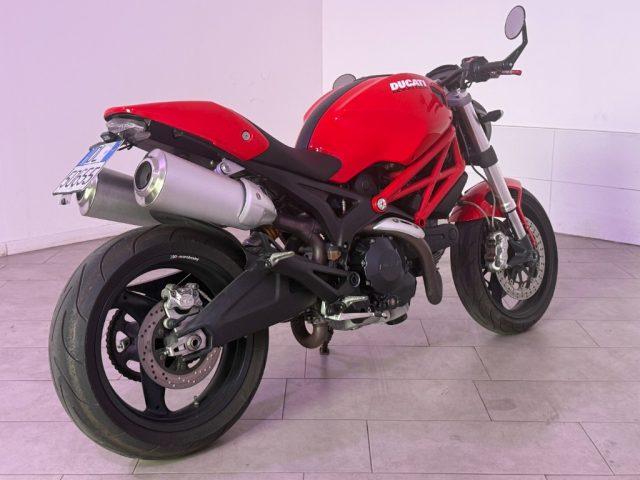 DUCATI Monster 696 PLUS