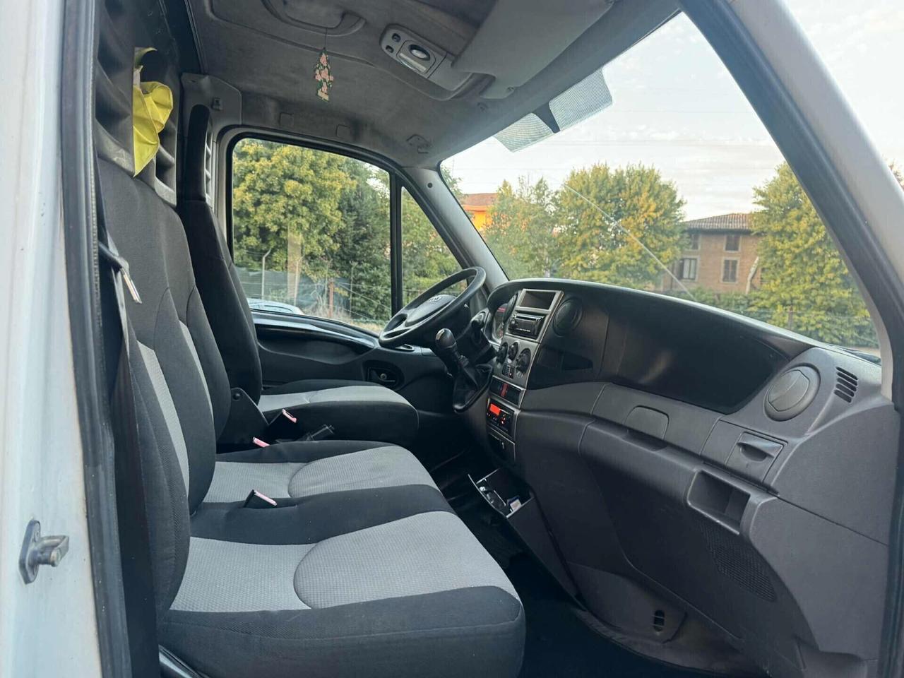 Iveco DAILY Anno 2010 CABINATO