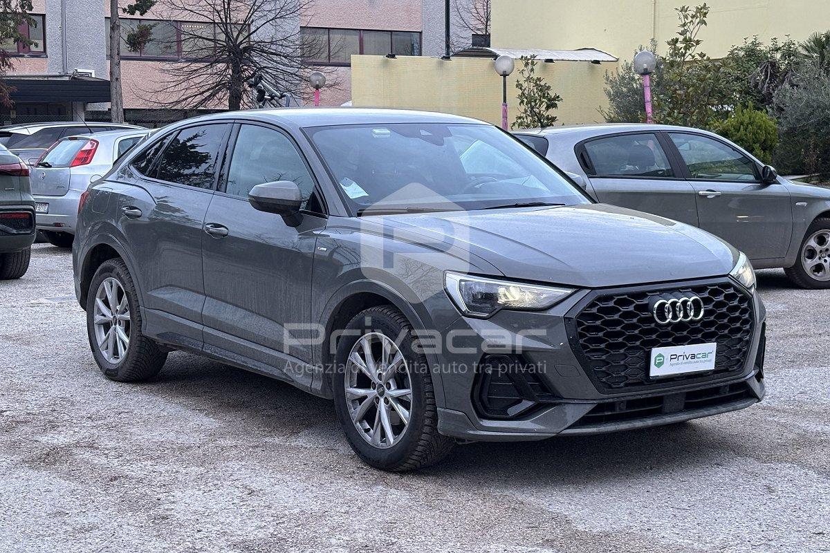 AUDI Q3 35 TDI Business Advanced
