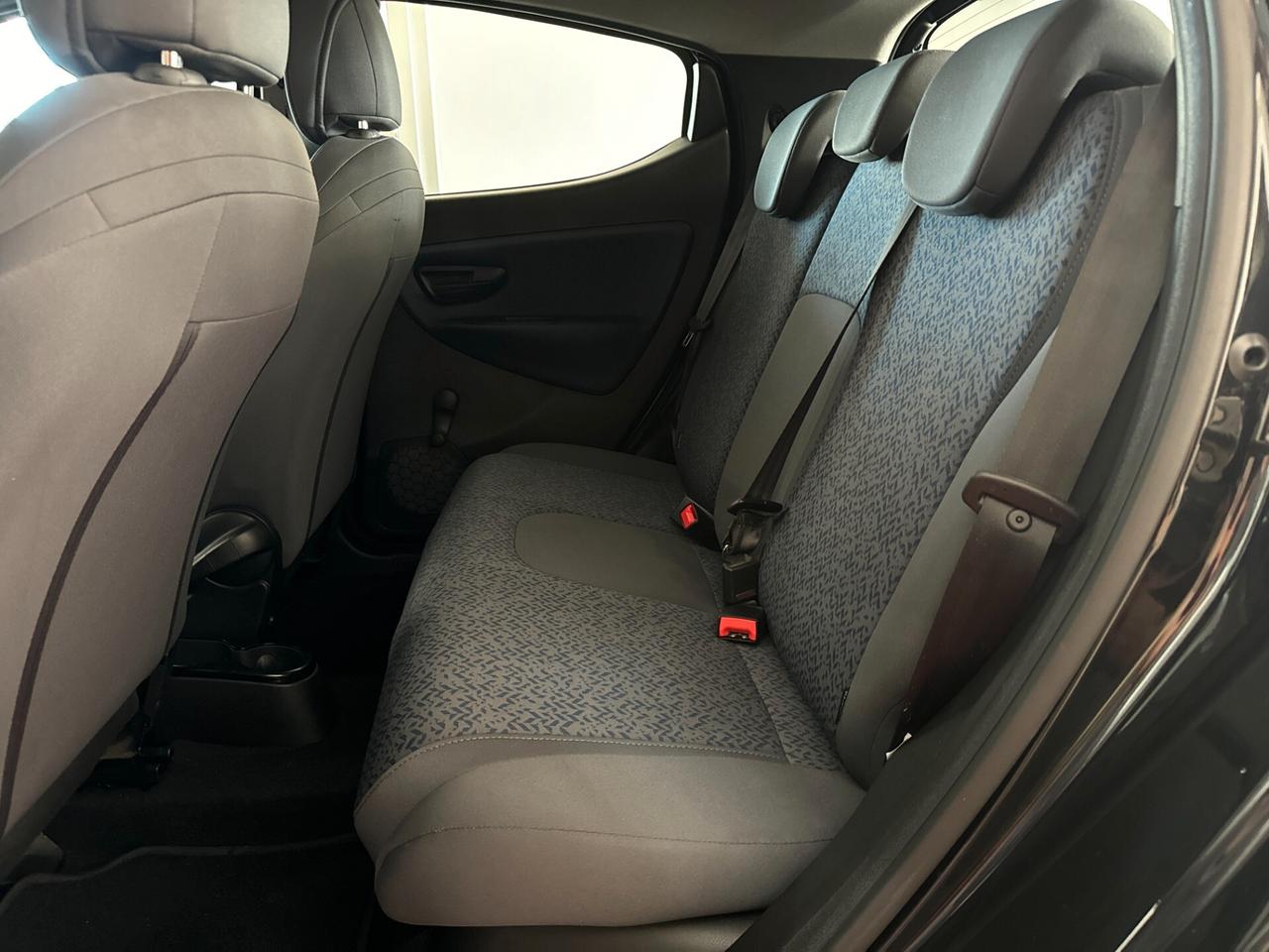 LANCIA YPSILON 1.0 FIREFLY 70CV HYBRID ORO 2024