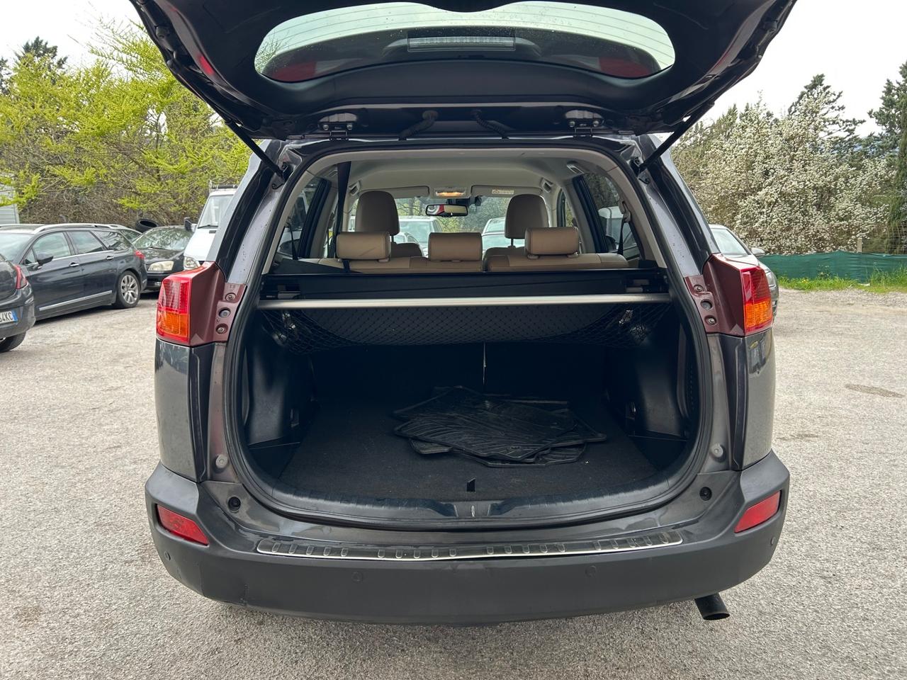 Toyota RAV 4 RAV4 2.0 D-4D 4WD Lounge