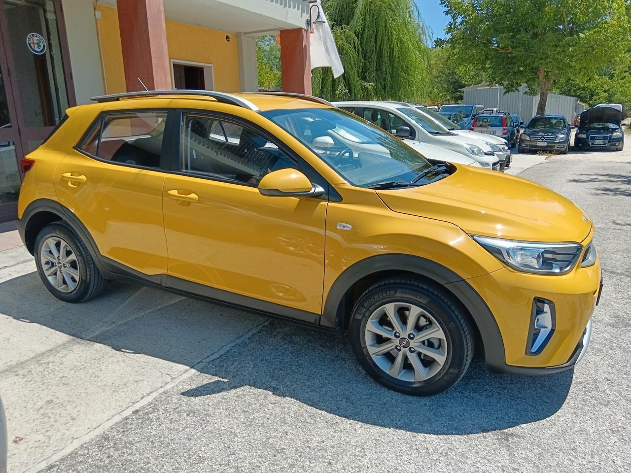 Kia Stonic 1.2 DPI 84CV RETROCAMERA CARPLAY