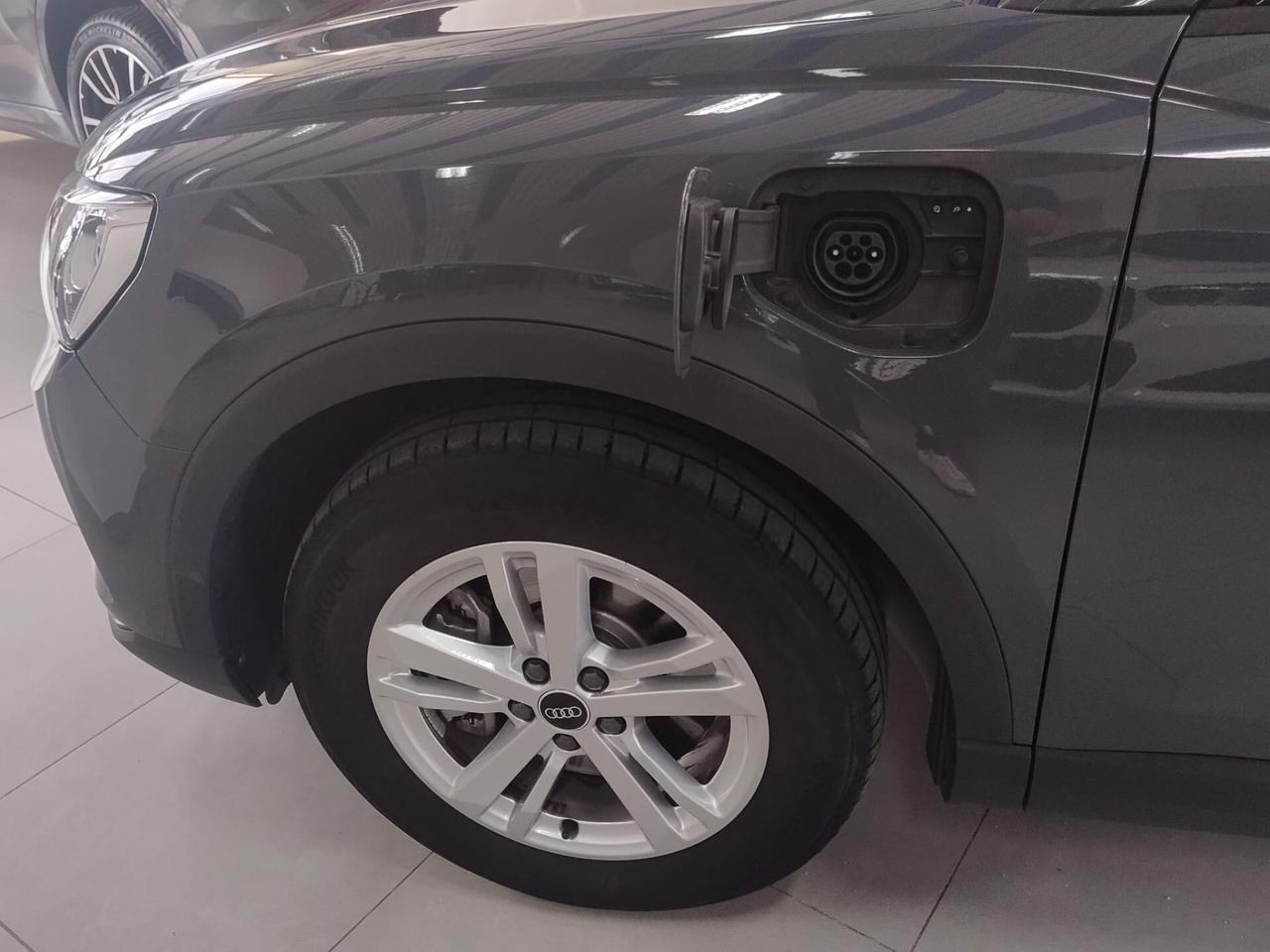 Audi Q3 SPB 45 TFSI e S tronic Business Plus