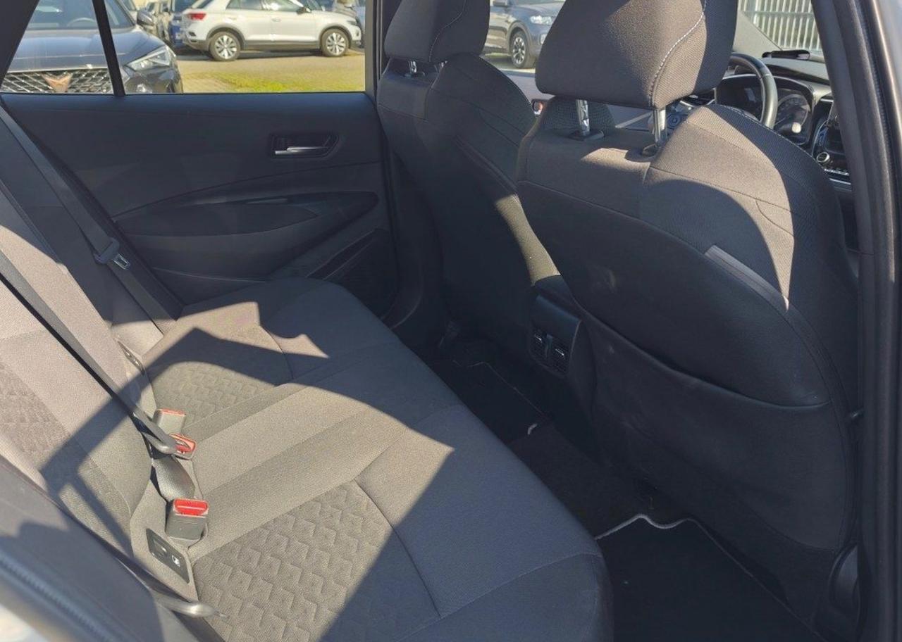 Toyota Corolla Touring Sports 1.8 Hybrid Business Tech