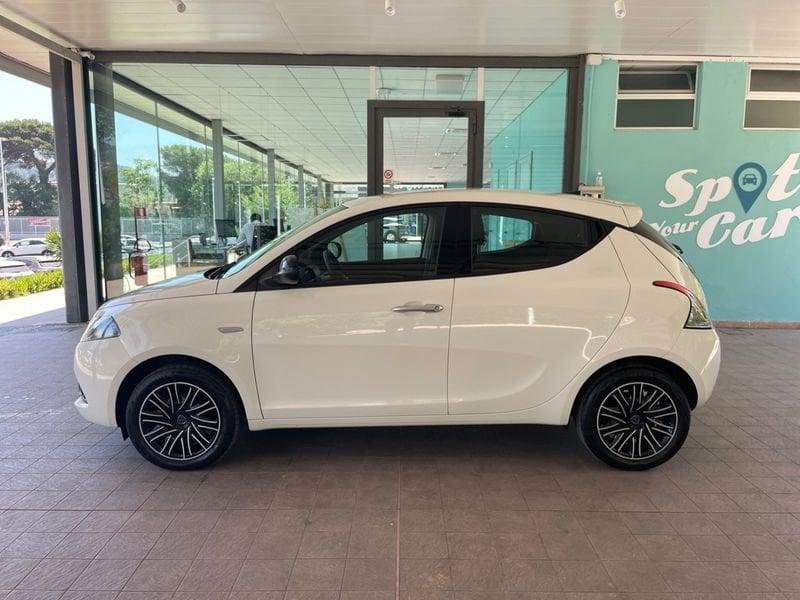 Lancia Ypsilon 1.0 FireFly 70cv S&S Hybrid GOLD