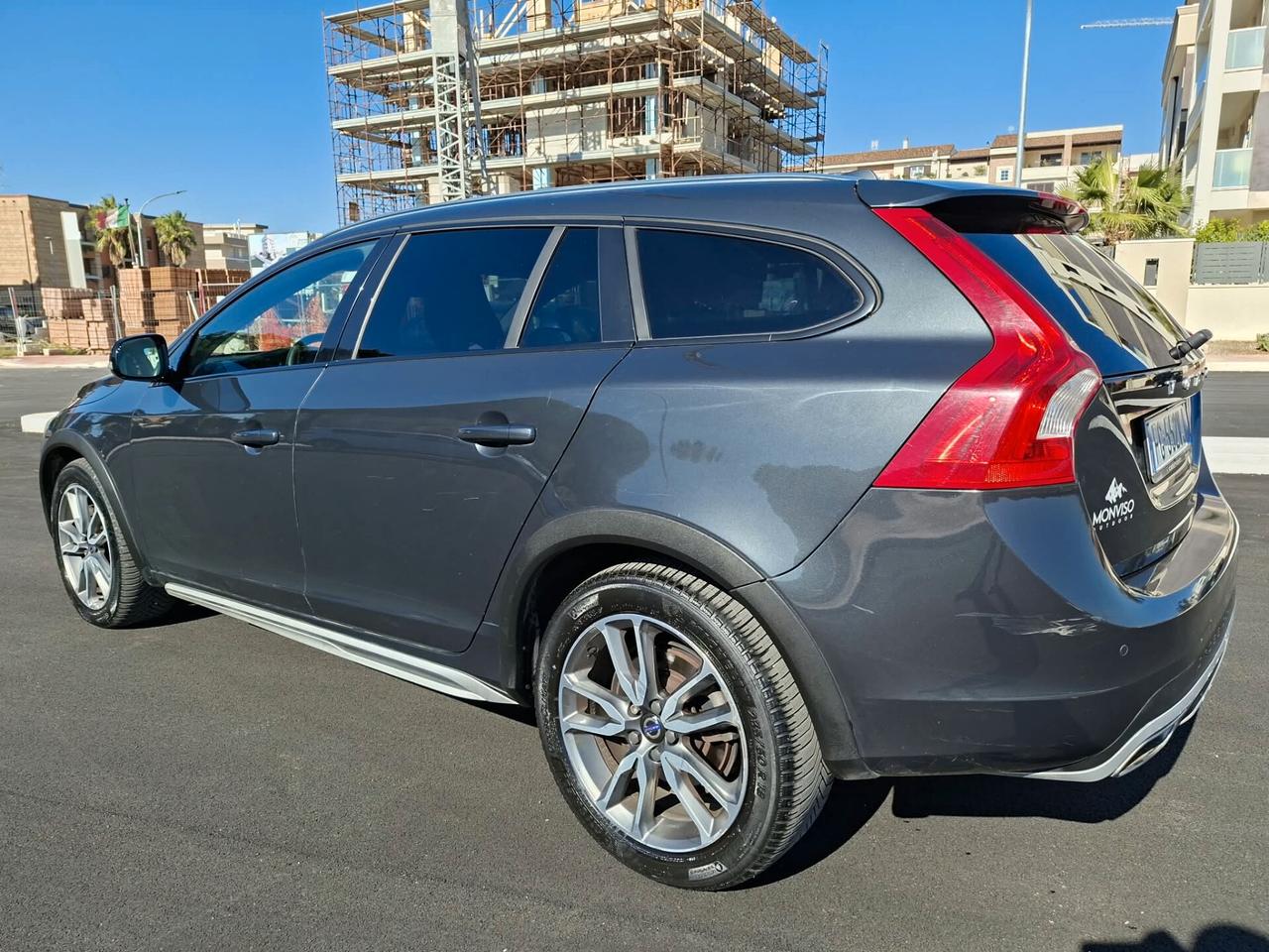 Volvo V60 Cross Country D4 AWD Geartronic Summum