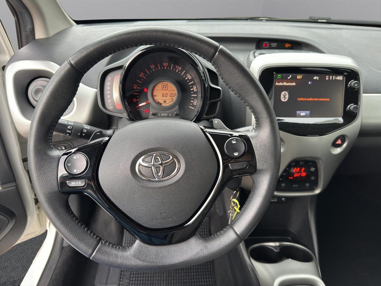 Toyota Aygo 5p 1.0 x-play m-mt