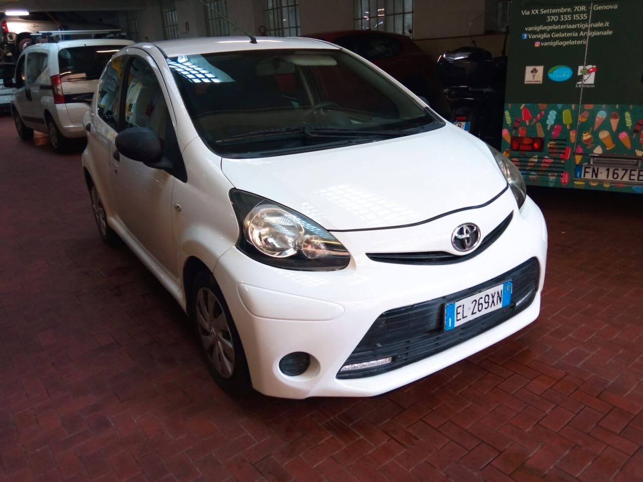 Toyota Aygo 1.0 12V VVT-i 5 porte Cool Soda Connect