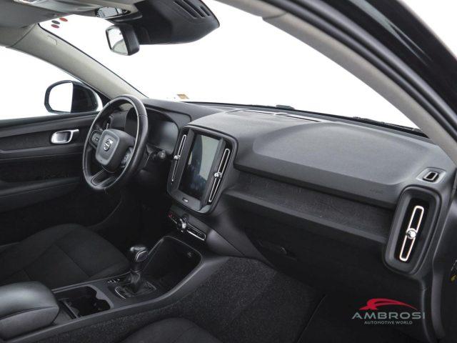 VOLVO XC40 D3 Momentum Core - PER OPERATORI DEL SETTORE