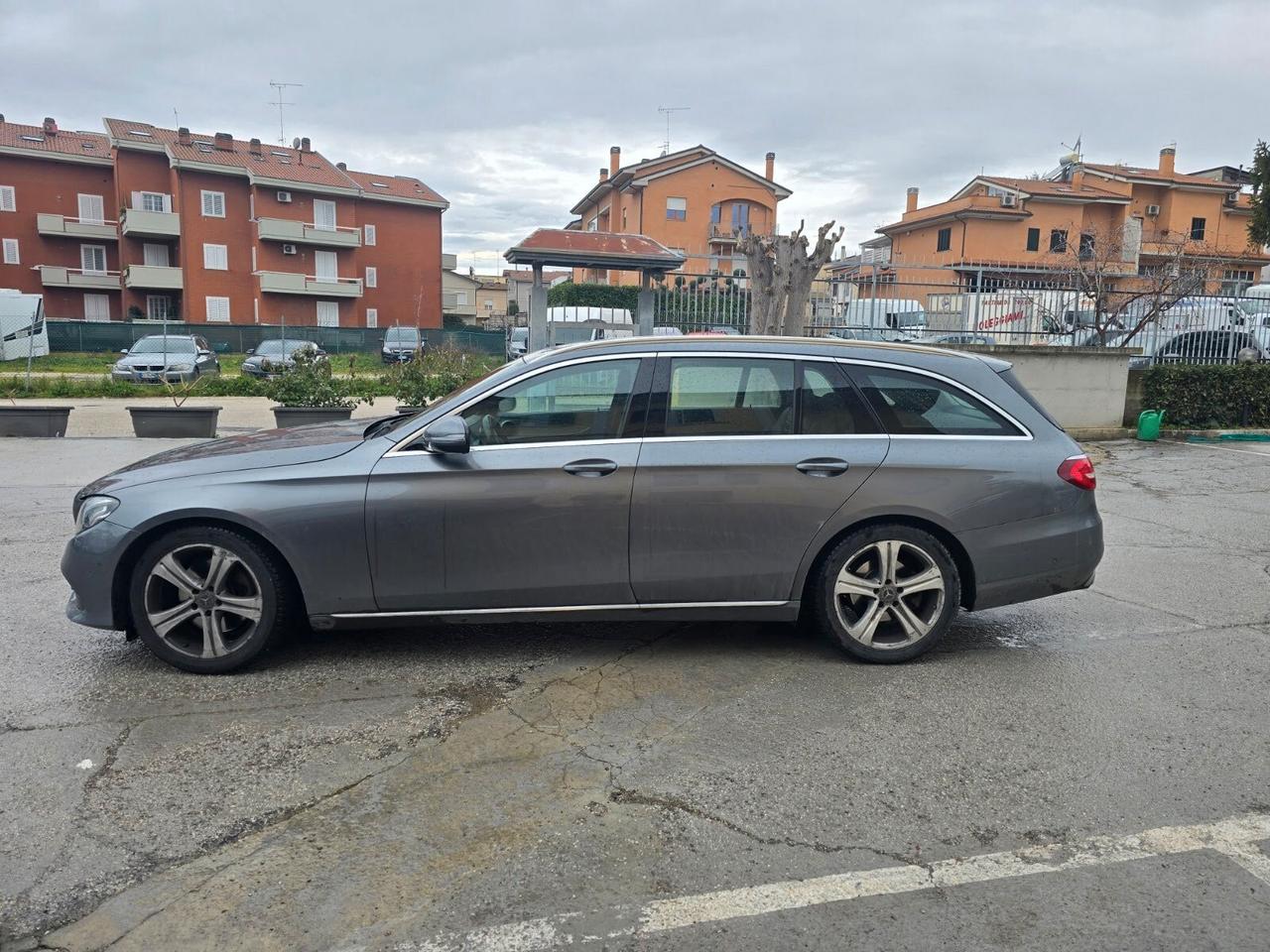 Mercedes-benz E 220 d S.W. Auto Business Sport