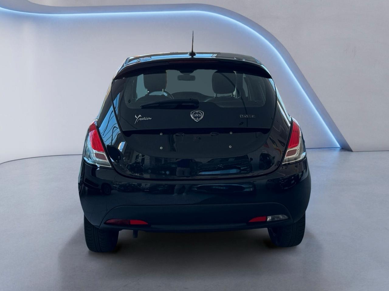 Lancia Ypsilon 1.0 Hybrid Silver