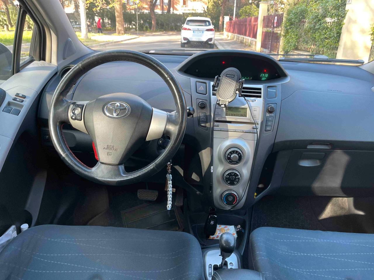 Toyota Yaris 1.4 D-4D 5 porte Sol NEOPATENTATI AUTOMATICA