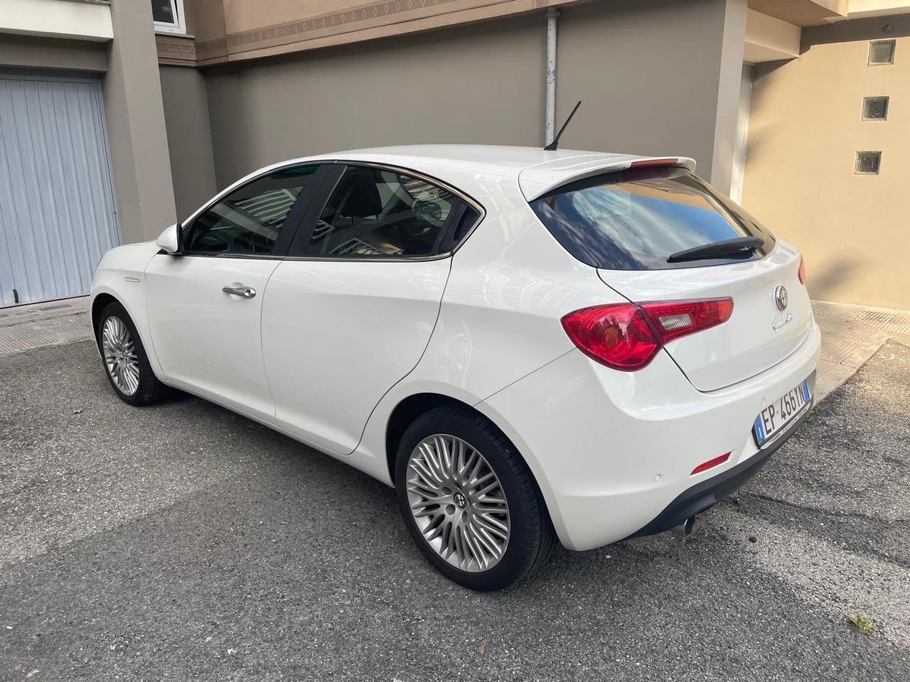 Alfa Romeo Giulietta 1.6 JTDm-2 105 CV Exclusive