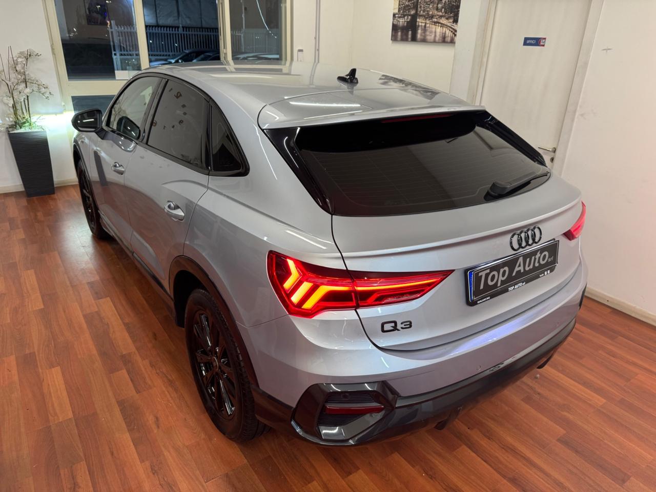 AUDI Q3 SPB 35 TDI S TRONIC IDENTITY BLACK - MY21