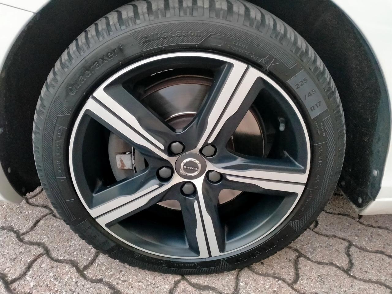 Volvo V40 2.0D3 R-DESIGN GEARTRONIC 8M M.Y.17 E6 FULL LED SYSTEM /PELLE ALCANTARA