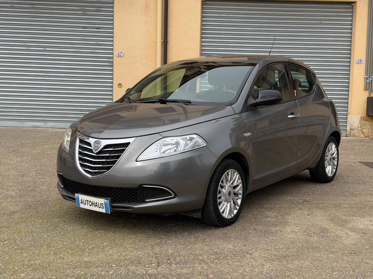 Lancia Ypsilon 1.2 69 CV 5 porte NEOPATENTATI
