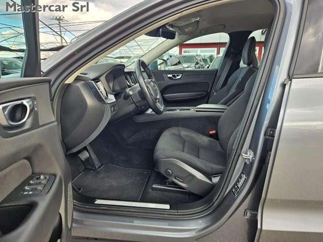 VOLVO XC60 XC60 2.0 b4 Momentum Business awd auto -GE726SL