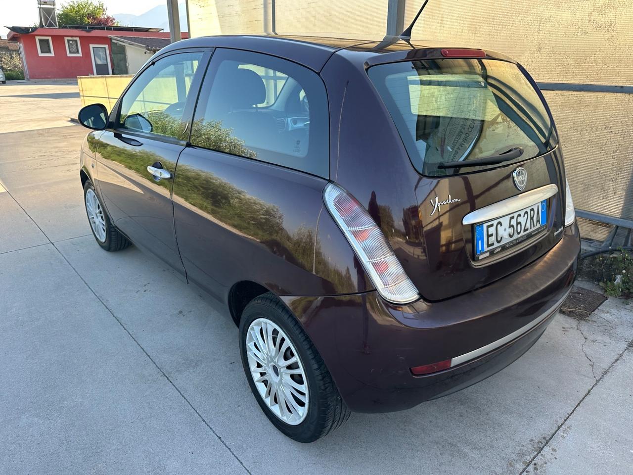 Lancia Ypsilon 1.3 MJT 75 CV