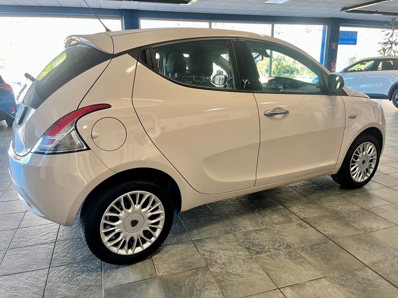 Lancia Ypsilon 1.2 69 CV 5 porte Gold