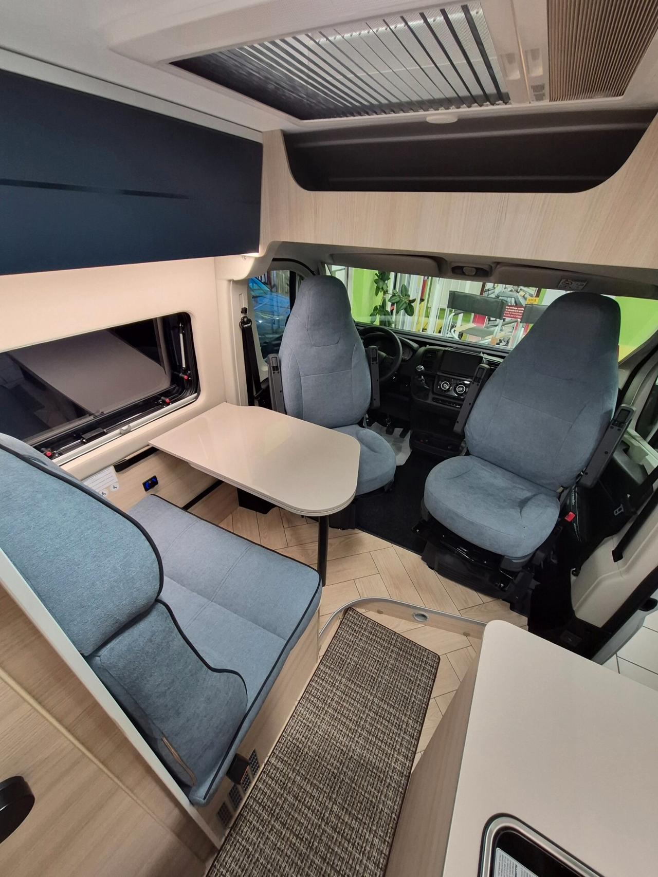 Challenger V114 MAX BREAK 4 POSTI EXTRA ACCESSORIATO