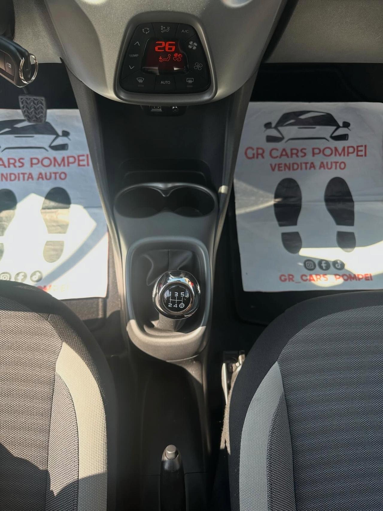 Toyota Aygo Connect 1.0 VVT-i 72 CV 5 porte x-clusiv