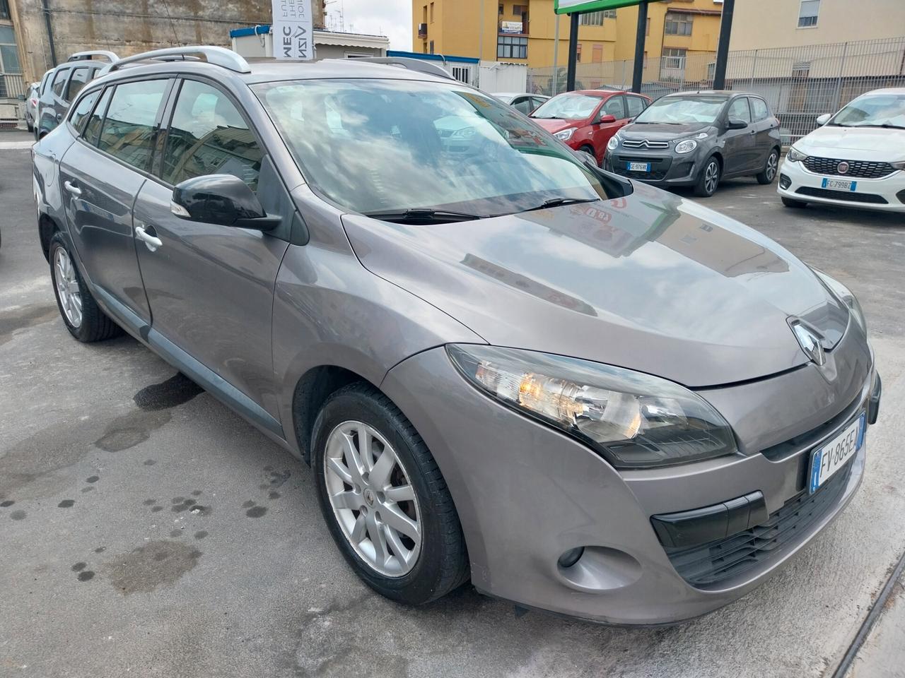 RENAULT MEGANE 1.5 DIESEL STATION WAGON 2011