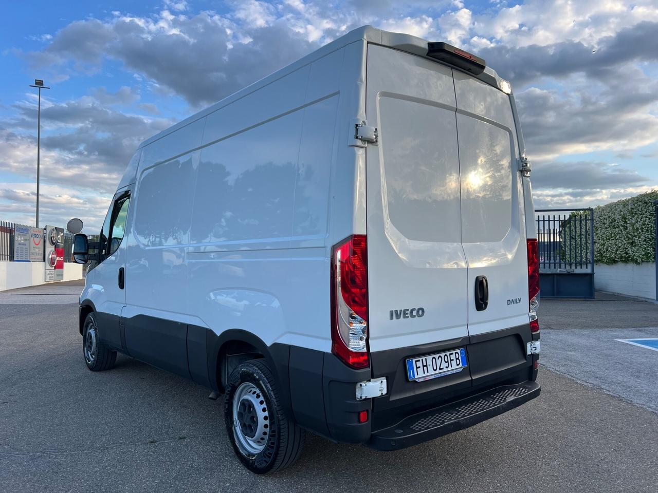 Iveco Daily 35S14 2.3 MJT 140cv L2H2 - 2017