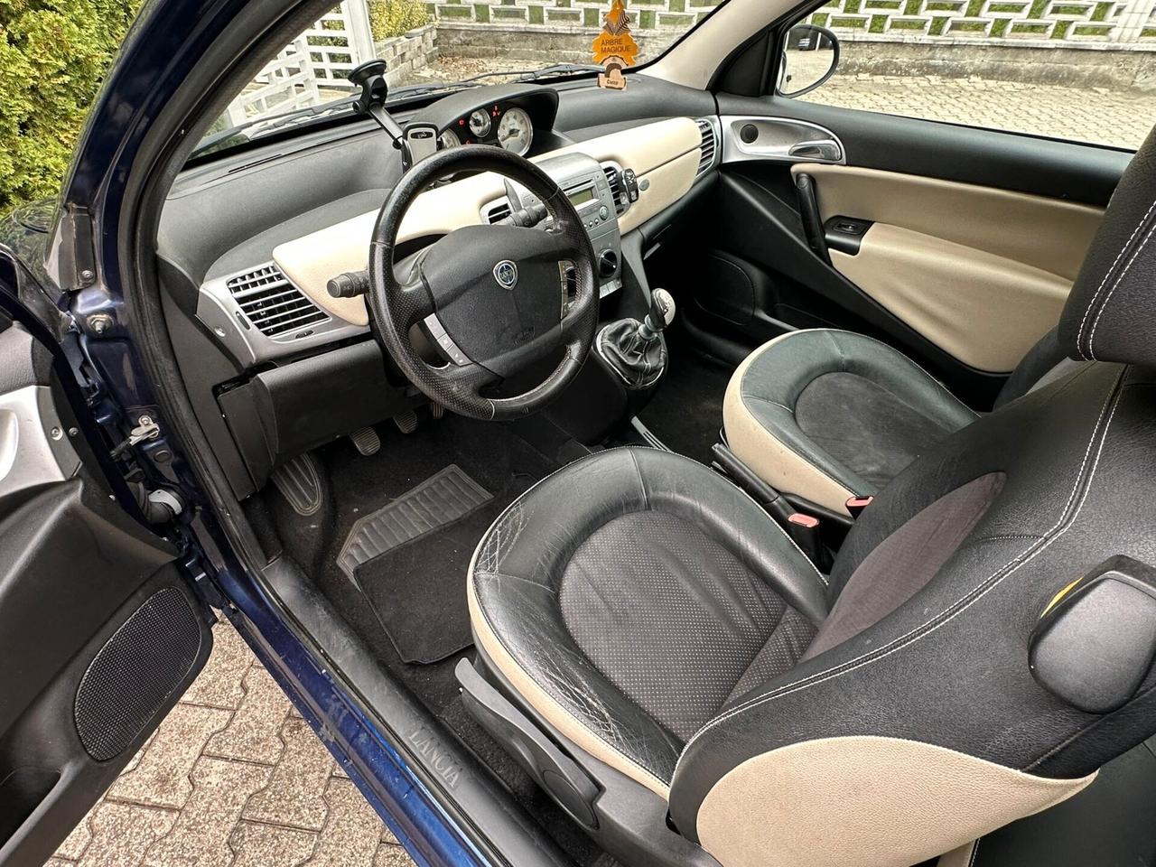 Lancia Ypsilon 1.4 Platino