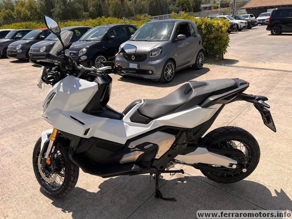 Honda X-ADV 750 km0 a 128 euro al mese senza anticipo