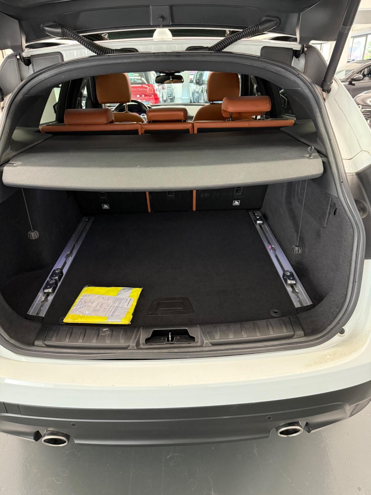 Jaguar F-Pace 3.0 D V6 300 CV AWD aut. Portfolio