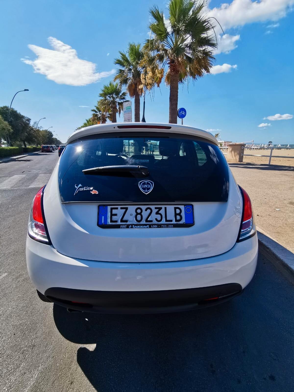 Lancia Ypsilon 1.3 MJT 16V 95 CV 5P. Gold - 2015