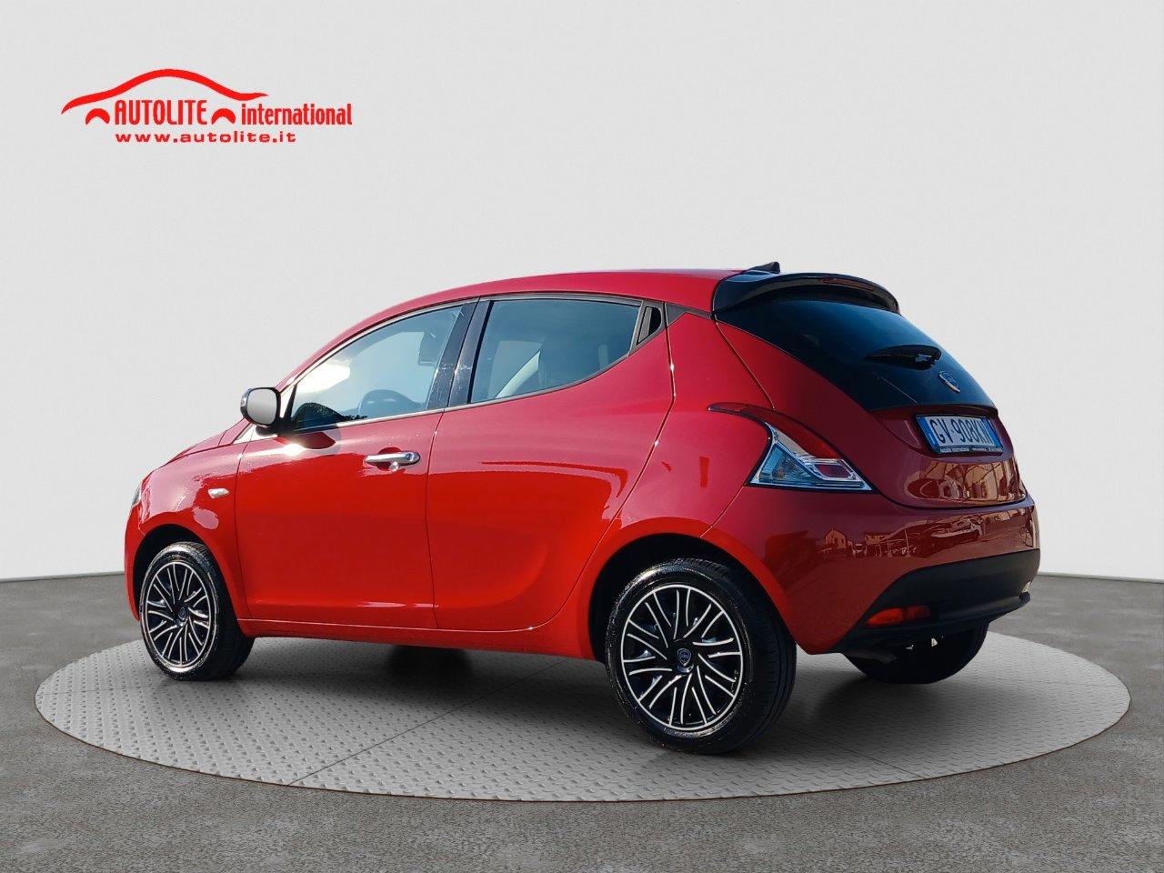 Lancia Ypsilon 1.0 firefly hybrid Gold s&s 70cv 5p.ti