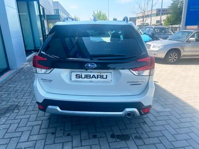 Subaru Forester 2.0 e-Boxer MHEV CVT Lineartronic Premium - Unico propietario -