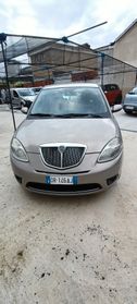 Lancia Ypsilon 1.4 16V Platino