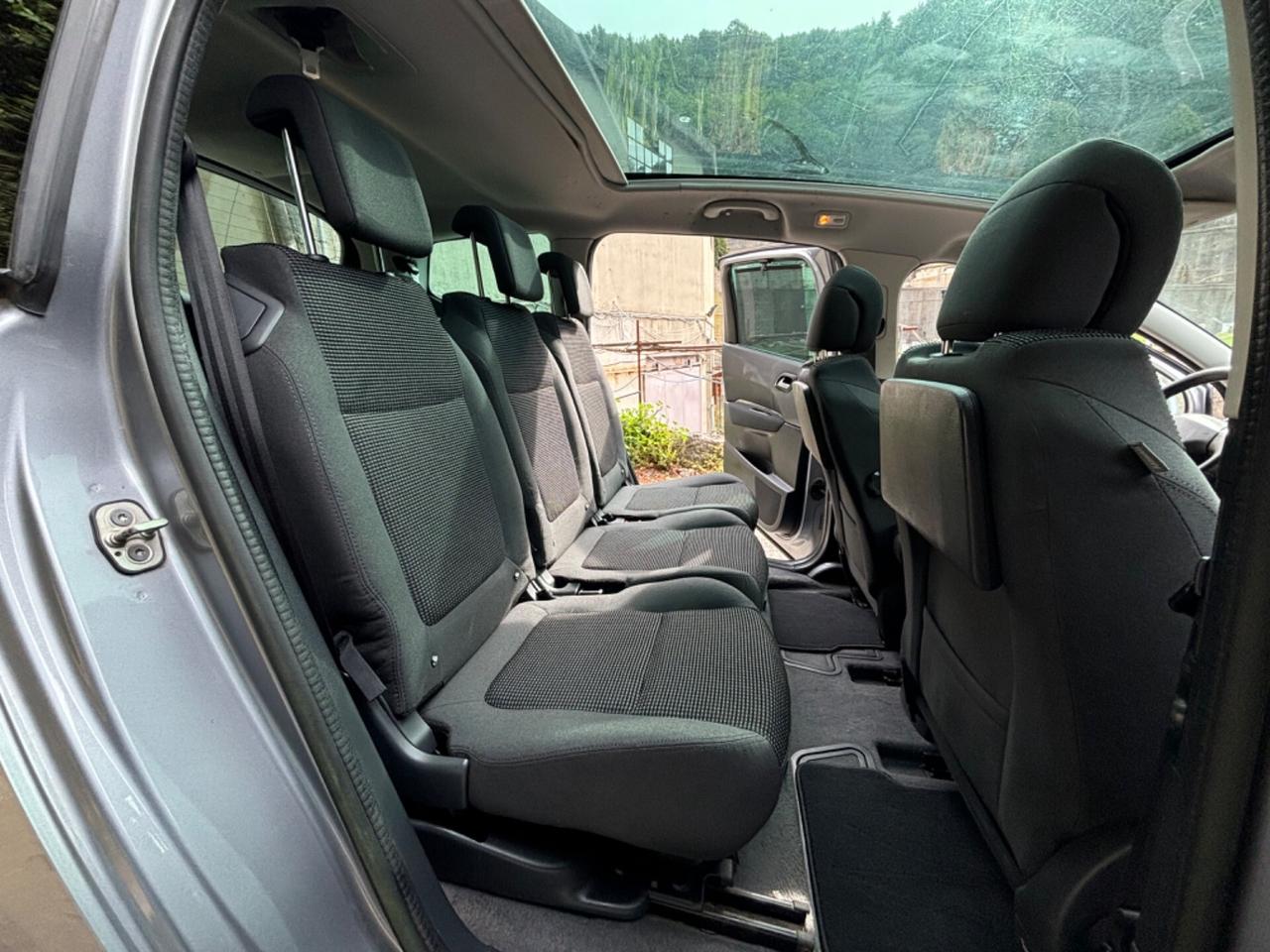 Peugeot 5008 2.0 HDi 150CV Active