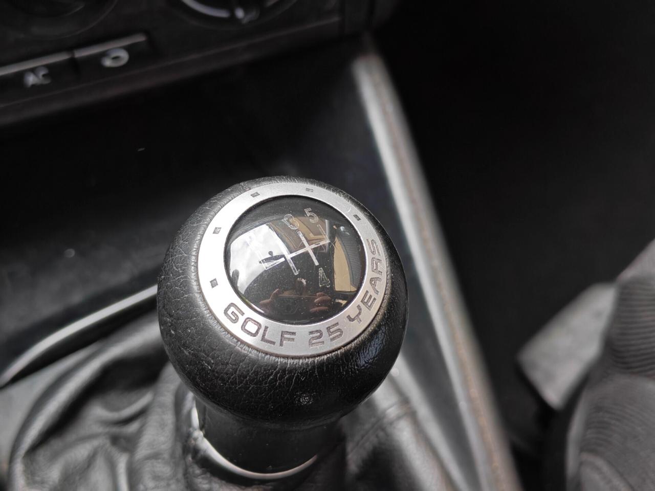 Volkswagen Golf 1.6 BENZINA 105cv 25years / Unipro