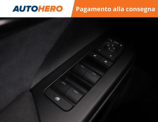 TOYOTA C-HR 2.0 PHEV Lounge Hero