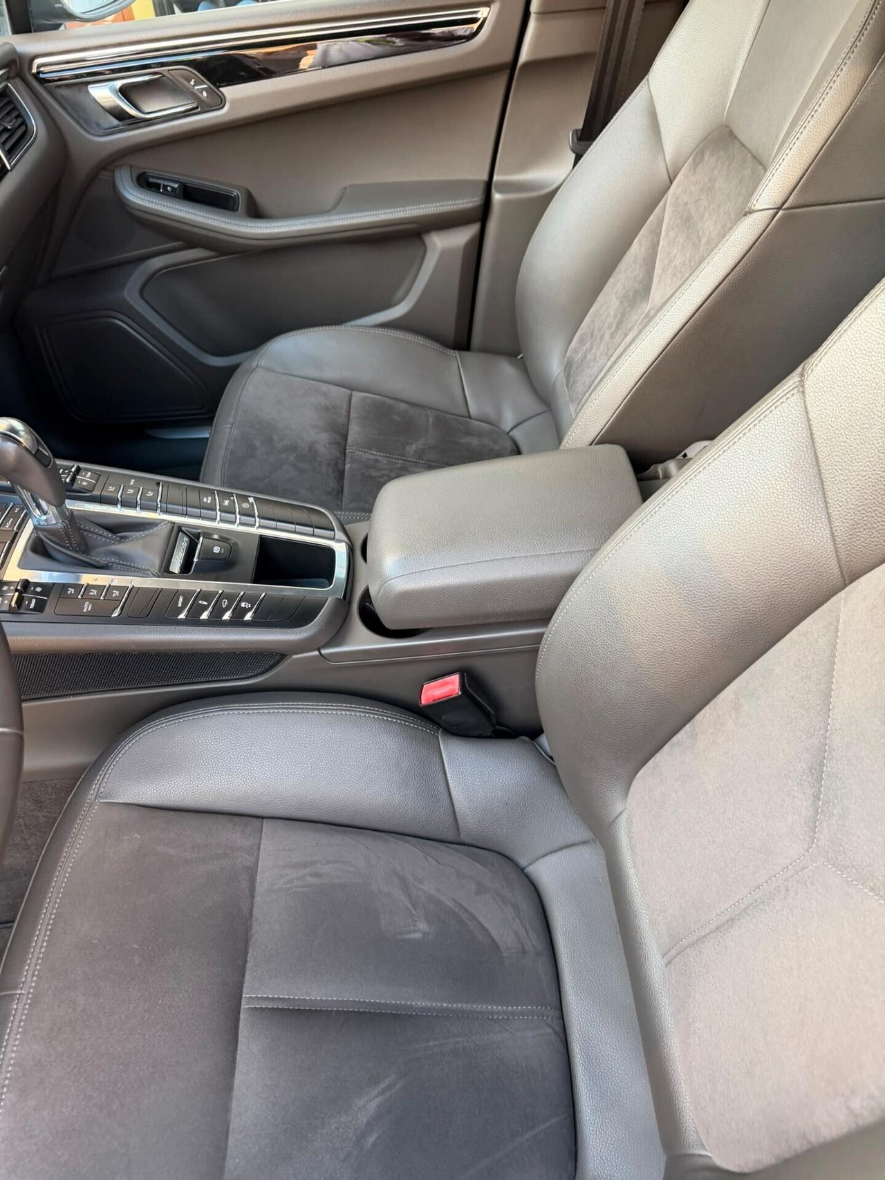 Porsche Macan 3.0 Diesel S / Book Service