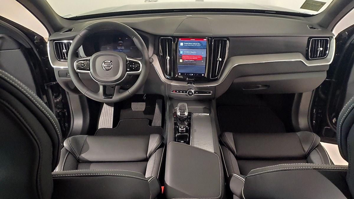 VOLVO Xc60 T6 Plug-In Hybrid Awd Aut. Plus Black Edition