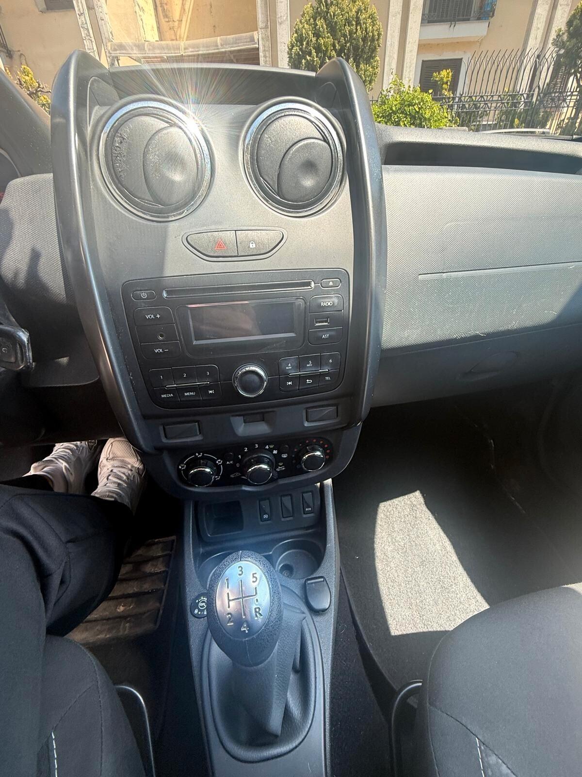 Dacia Duster 1.6 115 SES 4X2 GPL SERIE BLACK SHADOW