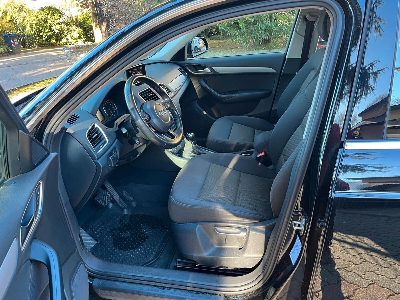 Audi Q3 2.0 TDI quattro Advanced S TRONIC - TETTO