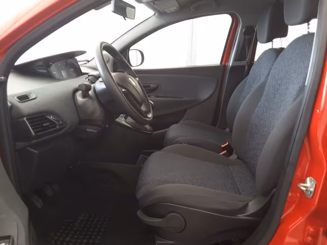 LANCIA Ypsilon 1.0 70cv Hybrid Ecochic Silver *solo 29.600 Km*